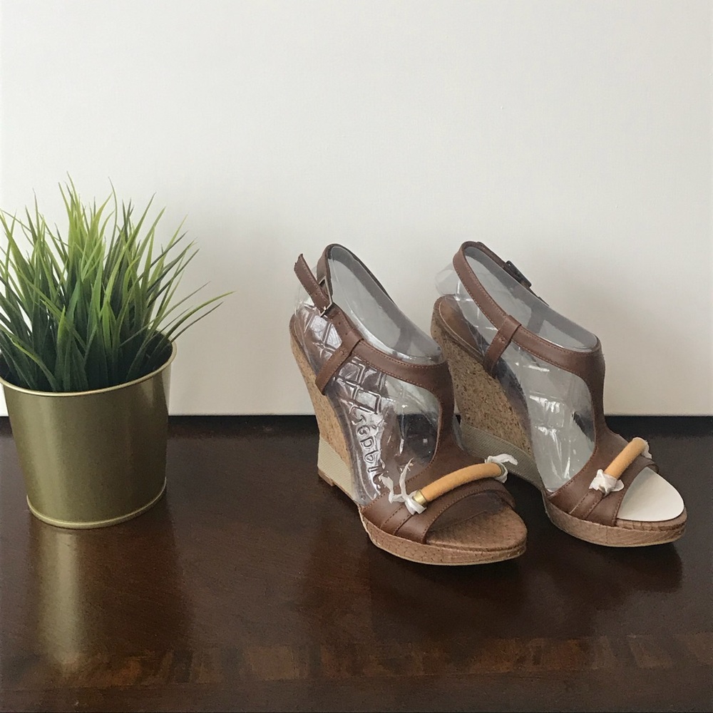 Brand new size 6 Rachel Roy wedges